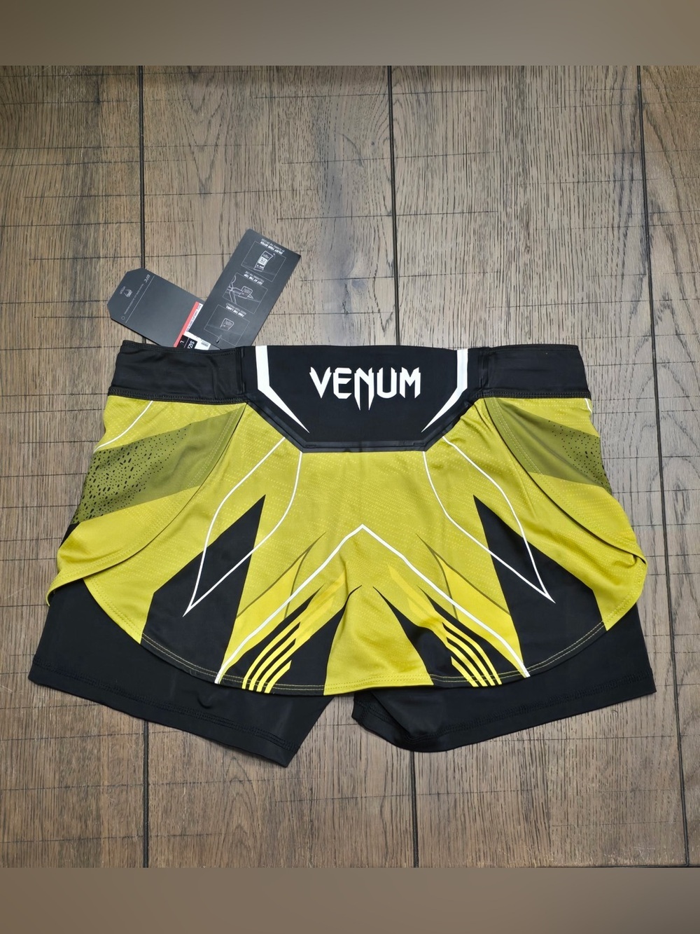UFC Women's Venom Yellow and Black Athletic Training Skort NWT Large